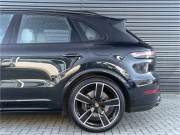 PORSCHE Cayenne E-Hy NiVision SoftClo InnoDr AirSusp Ventil