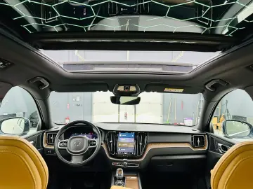VOLVO Xc-60 2022 2.0D E6 Garantie 12 Luni Rate Avans 0 Doar