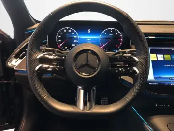 MERCEDES-BENZ E 220 d AMG AHK SHZ LED MBUX KLIMA