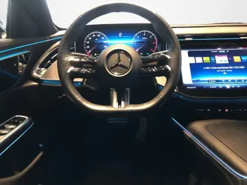 MERCEDES-BENZ E 220 d AMG AHK SHZ LED MBUX KLIMA