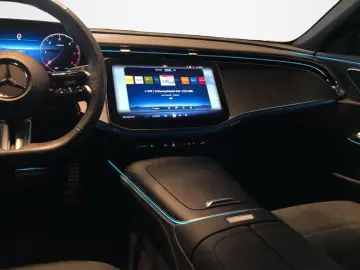 MERCEDES-BENZ E 220 d AMG AHK SHZ LED MBUX KLIMA