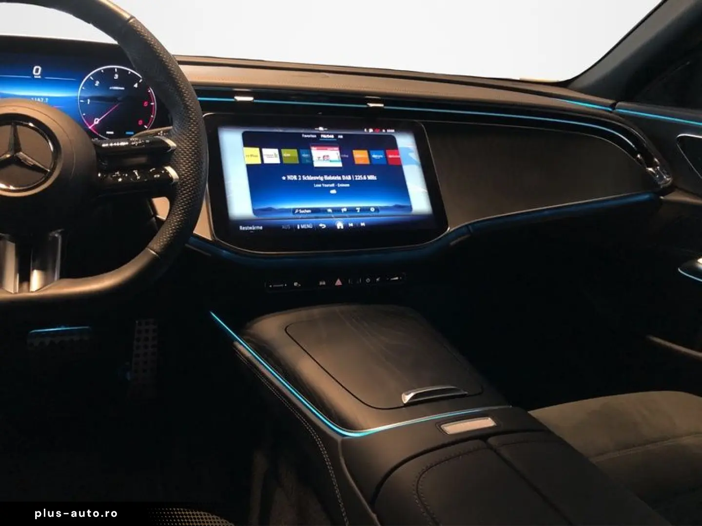 MERCEDES-BENZ E 220 d AMG AHK SHZ LED MBUX KLIMA