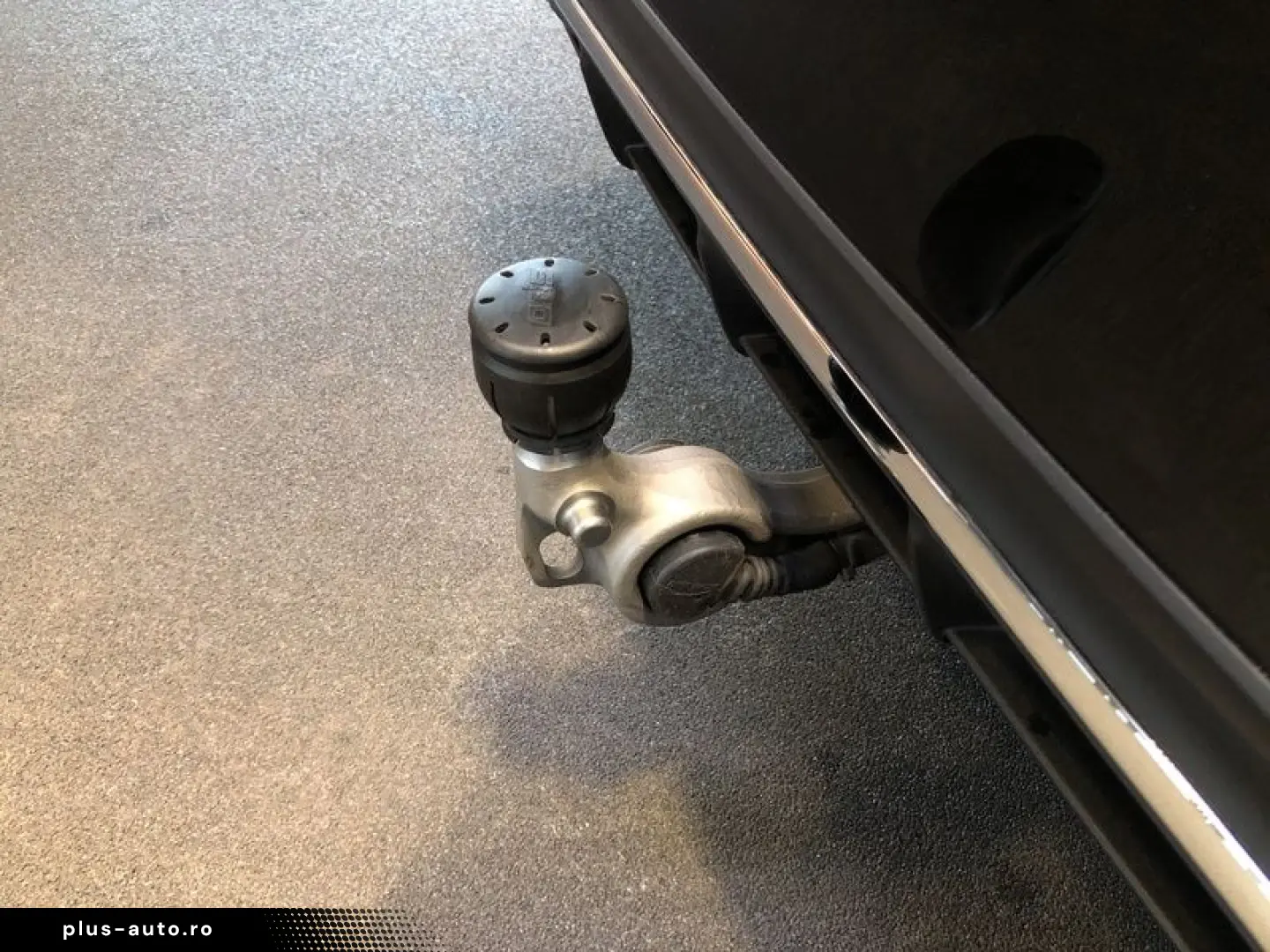 MERCEDES-BENZ E 220 d AMG AHK SHZ LED MBUX KLIMA