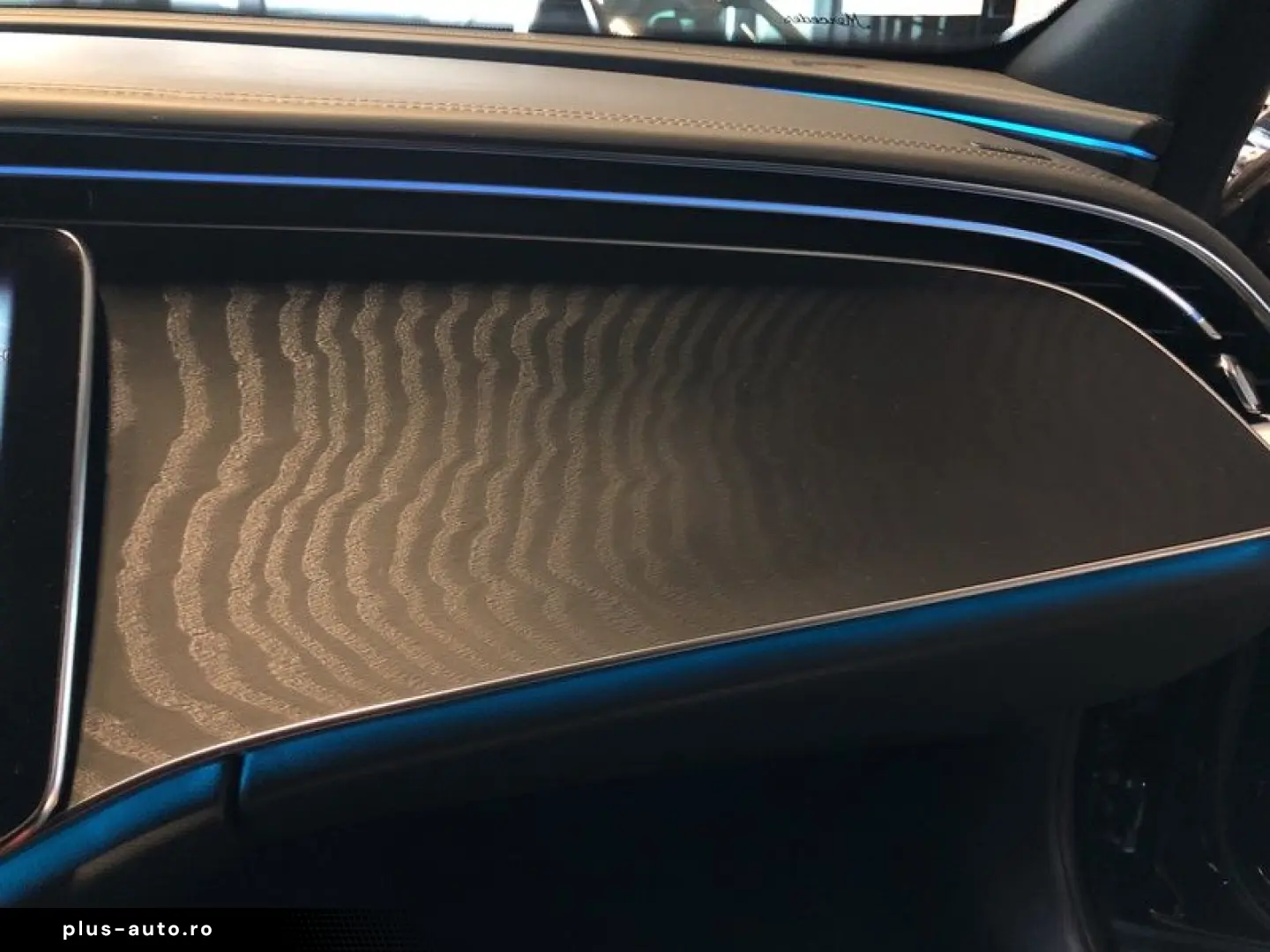 MERCEDES-BENZ E 220 d AMG AHK SHZ LED MBUX KLIMA