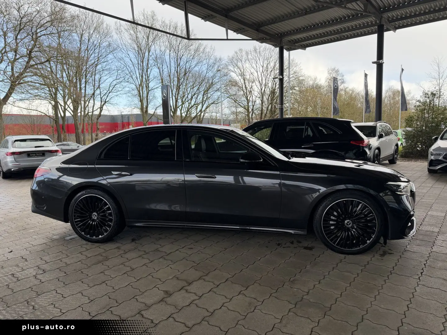 MERCEDES-BENZ E 220 d AMG Premium Superscreen 360  Pano 20