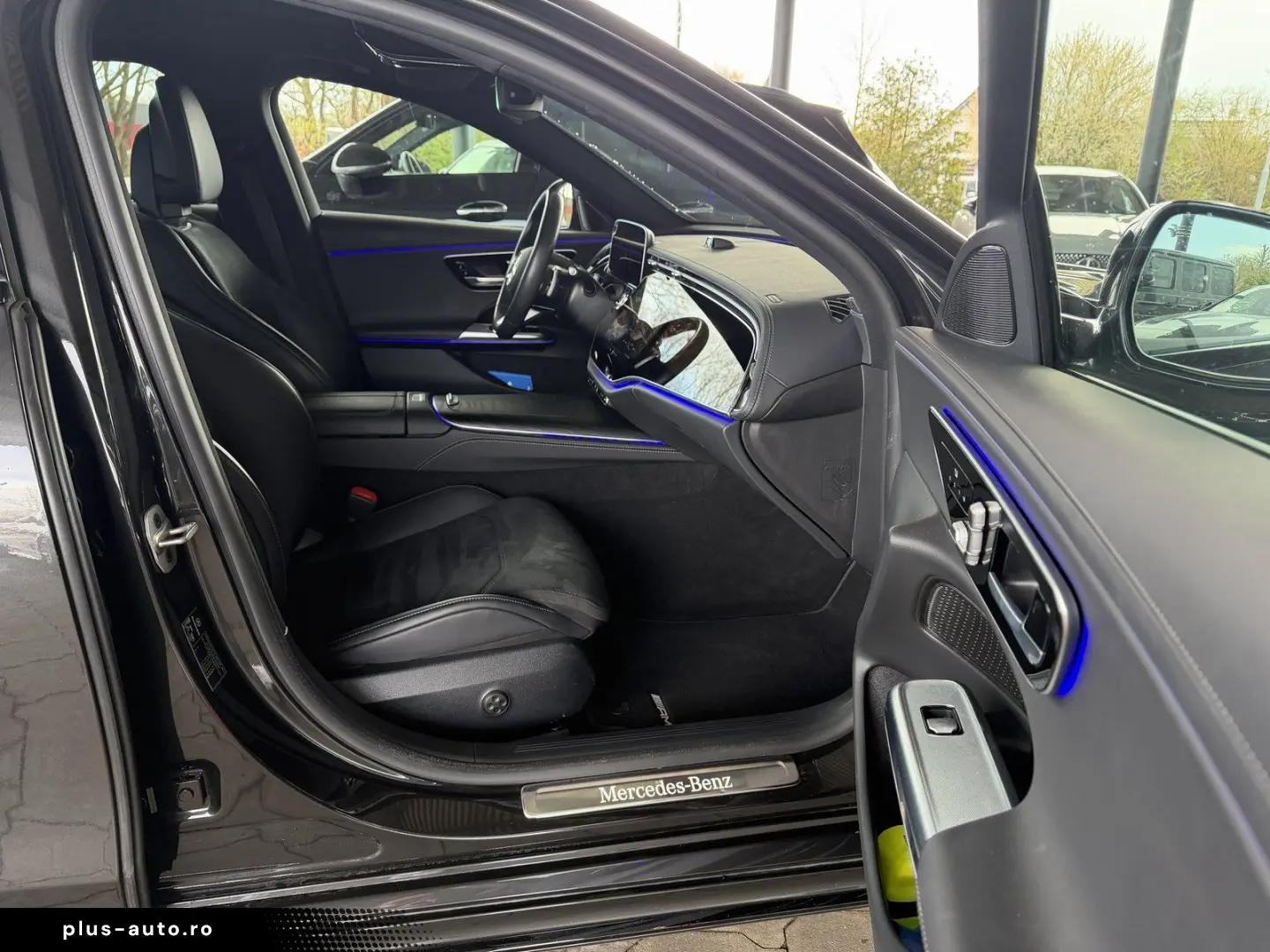 MERCEDES-BENZ E 220 d AMG Premium Superscreen 360  Pano 20