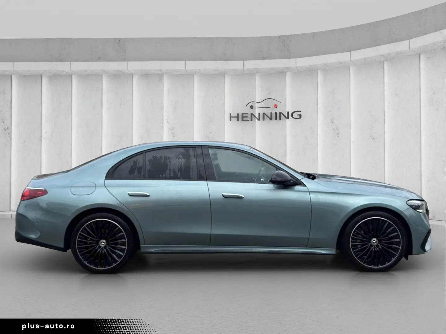 MERCEDES-BENZ E 200 AMG Night SUPERSCREEN 360  DISTR 20