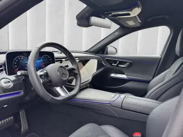 MERCEDES-BENZ E 200 AMG Night SUPERSCREEN 360  DISTR 20