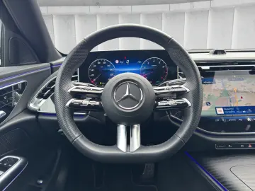 MERCEDES-BENZ E 200 AMG Night SUPERSCREEN 360  DISTR 20
