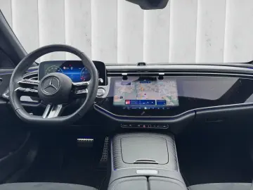 MERCEDES-BENZ E 200 AMG Night SUPERSCREEN 360  DISTR 20