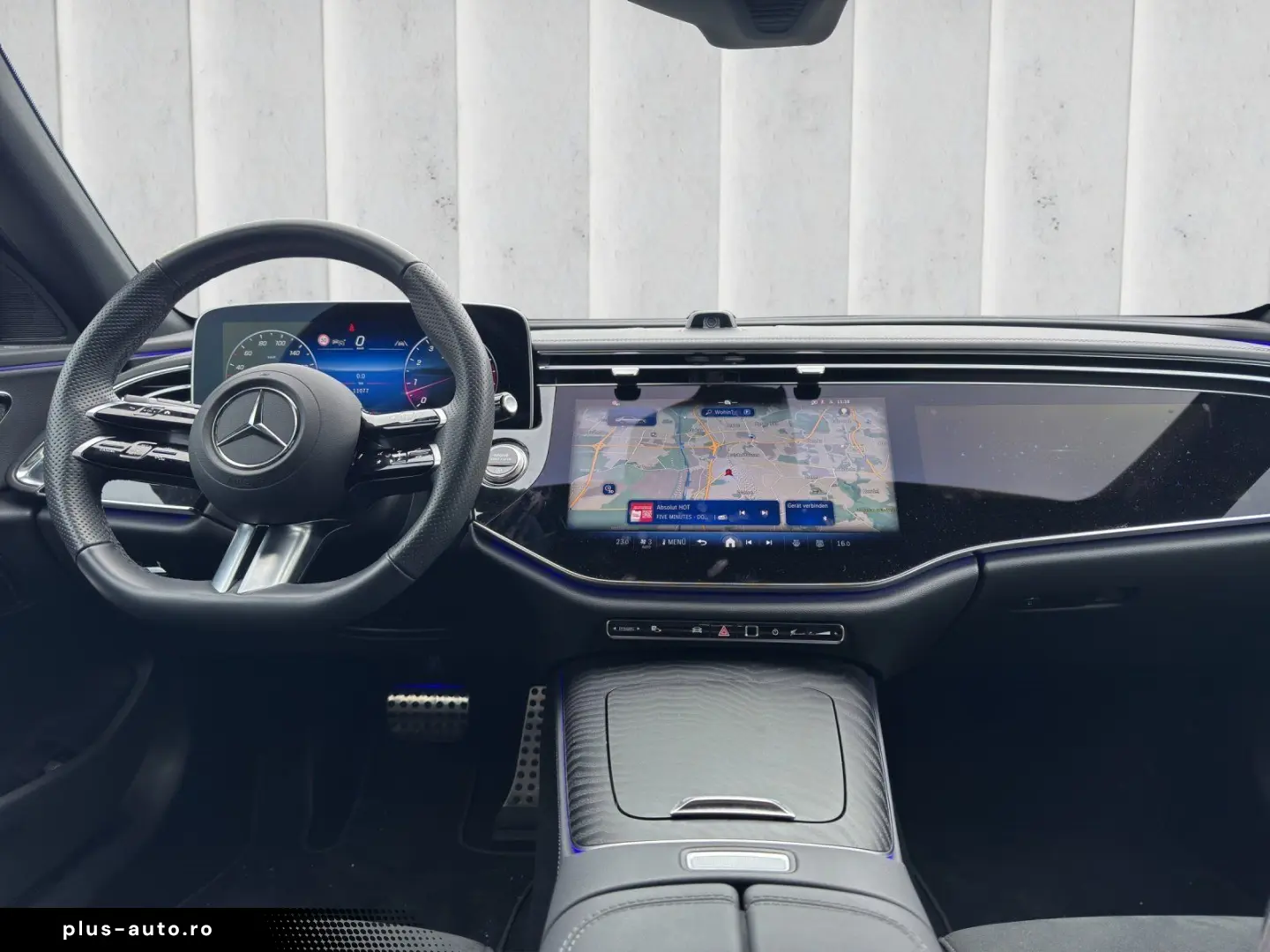 MERCEDES-BENZ E 200 AMG Night SUPERSCREEN 360  DISTR 20