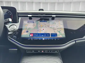 MERCEDES-BENZ E 200 AMG Night SUPERSCREEN 360  DISTR 20