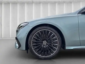 MERCEDES-BENZ E 200 AMG Night SUPERSCREEN 360  DISTR 20