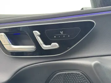 MERCEDES-BENZ E 200 AMG Night SUPERSCREEN 360  DISTR 20