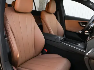 MERCEDES-BENZ E 220 d AMG-Sport Distr LED Cam Ambien…