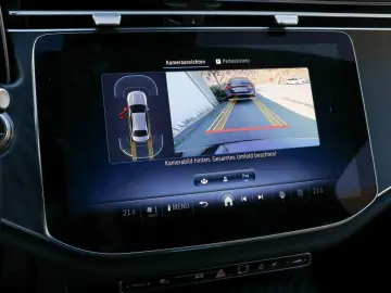 MERCEDES-BENZ E 220 d AMG-Sport Distr LED Cam Ambien…