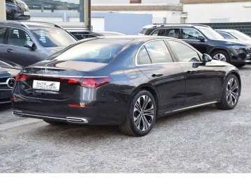 MERCEDES-BENZ E 200 Avantgarde Advanced (Pano KLGo Distronic