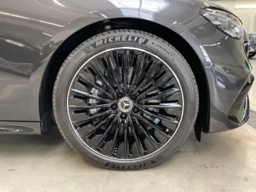 MERCEDES-BENZ E 200 Limousine AMG NIGHT 20'&apo…