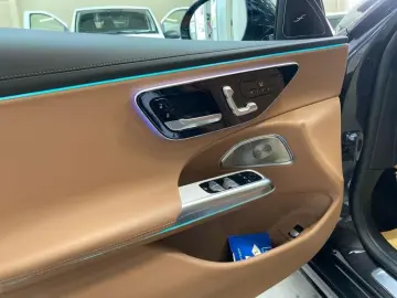 MERCEDES-BENZ E 200 Limousine AMG NIGHT 20'&apo…