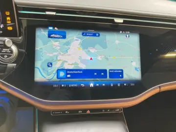 MERCEDES-BENZ E 200 Limousine AMG NIGHT 20'&apo…