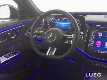 MERCEDES-BENZ E 200 AMG Pano DLight Distr Sound Keyl…