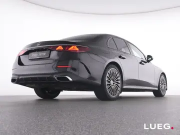 MERCEDES-BENZ E 200 AMG Pano DLight Distr Sound Keyl…