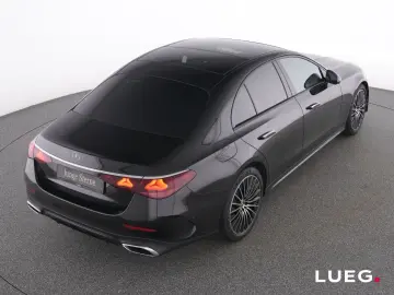 MERCEDES-BENZ E 200 AMG Pano DLight Distr Sound Keyl…
