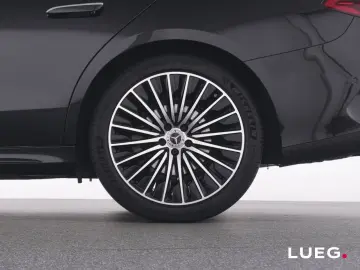 MERCEDES-BENZ E 200 AMG Pano DLight Distr Sound Keyl…