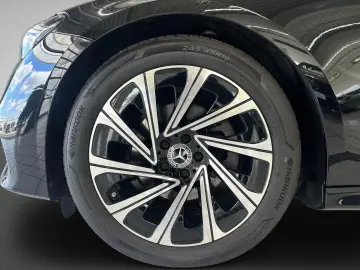 MERCEDES-BENZ E 200 Neues Mod. Adv Pano Winter P. Distr. 19Z