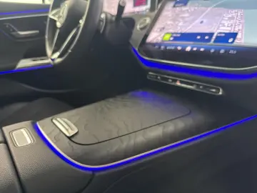 MERCEDES-BENZ E 200 Neues Mod. Adv Pano Winter P. Distr. 19Z