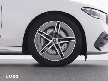 MERCEDES-BENZ E 200 AMG MBUX DLight KeylGo Memory Am…