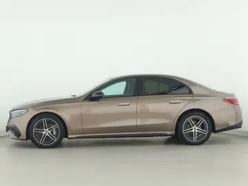 MERCEDES-BENZ E 220 d AMG Advanced LED AHK Night Dis…