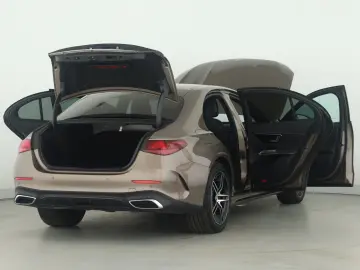 MERCEDES-BENZ E 220 d AMG Advanced LED AHK Night Dis…