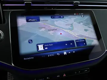 MERCEDES-BENZ E 220 d AMG Advanced LED AHK Night Dis…