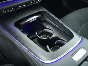 MERCEDES-BENZ E 220 d AMG Advanced LED AHK Night Dis…