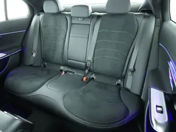 MERCEDES-BENZ E 220 d AMG Advanced LED AHK Night Dis…