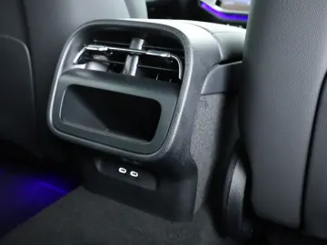 MERCEDES-BENZ E 220 d AMG Advanced LED AHK Night Dis…