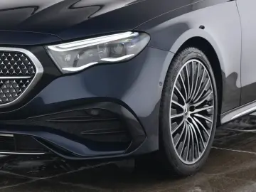 MERCEDES-BENZ E 220 d Limousine AMG  DiG.L DISTR HuD MEM AHK