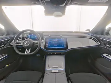 MERCEDES-BENZ E 220 d Limousine AMG  DiG.L DISTR HuD MEM AHK