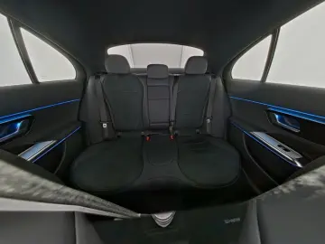 MERCEDES-BENZ E 220 d Limousine AMG  DiG.L DISTR HuD MEM AHK