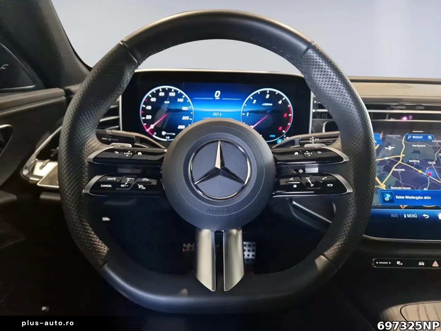 MERCEDES-BENZ E 220 d AMG  Pano AHK KeylessGO Memory&hellip;