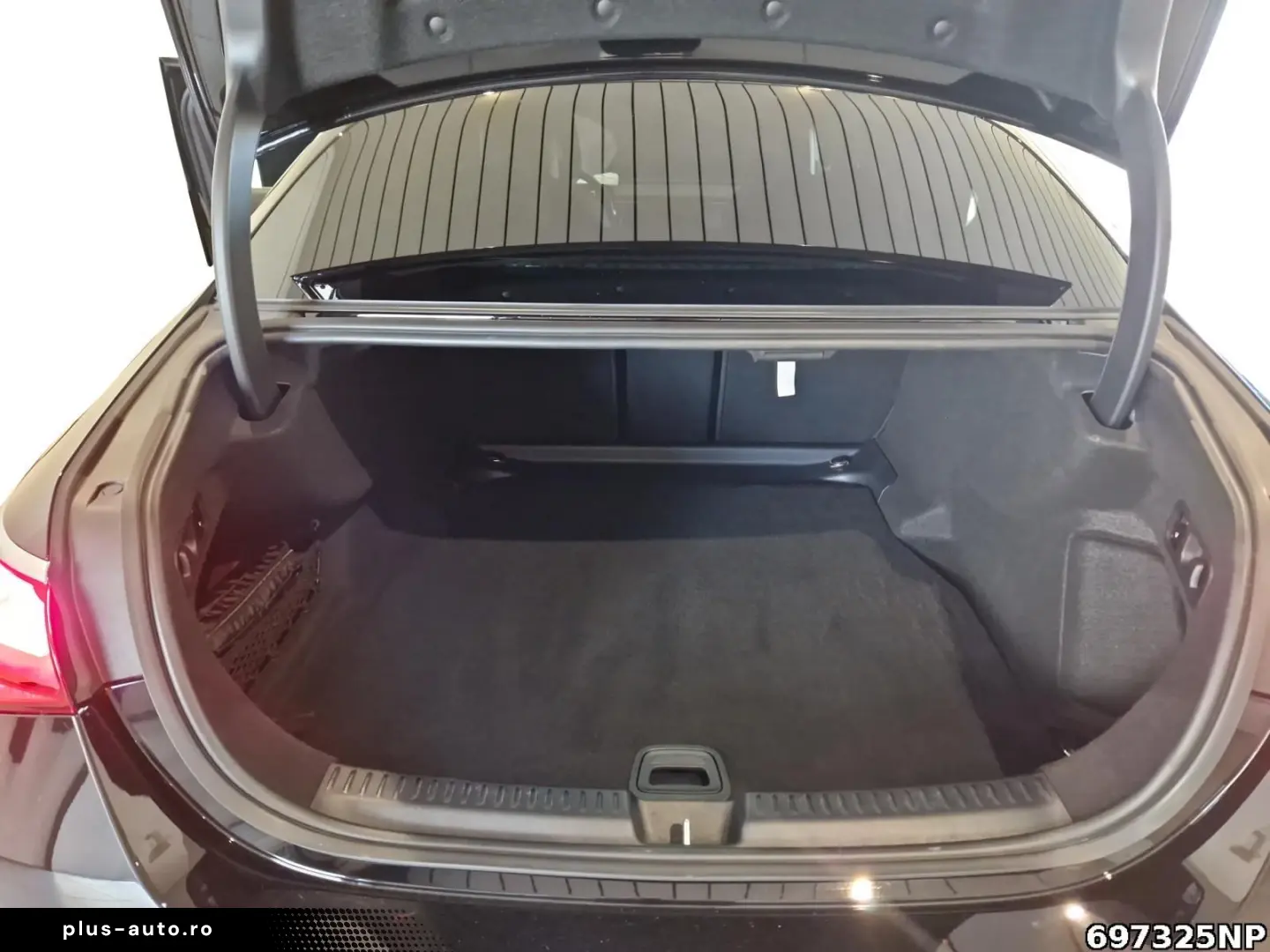 MERCEDES-BENZ E 220 d AMG  Pano AHK KeylessGO Memory&hellip;