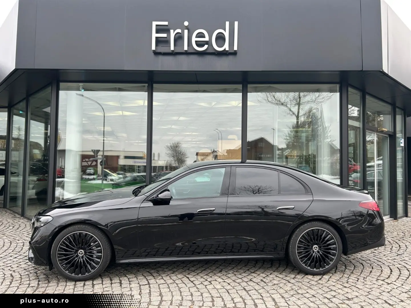 MERCEDES-BENZ E 220d  AMG   NIGHT  KEYLESS LED  KAMERA