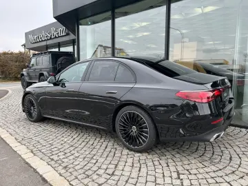 MERCEDES-BENZ E 220d  AMG   NIGHT  KEYLESS LED  KAMERA