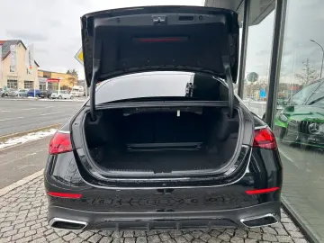 MERCEDES-BENZ E 220d  AMG   NIGHT  KEYLESS LED  KAMERA