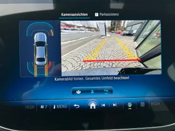 MERCEDES-BENZ E 220d  AMG   NIGHT  KEYLESS LED  KAMERA