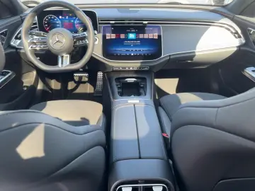 MERCEDES-BENZ E 200 AMG ADV. PLUS NIGHT PANO DISTR 360  AMBI