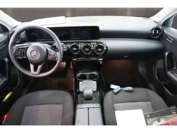 MERCEDES-BENZ A 180 d Key Lane Navi RKam AUT Facelift Klima