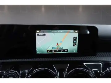MERCEDES-BENZ A 180 d Key Lane Navi RKam AUT Facelift Klima