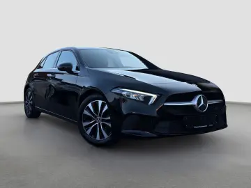 MERCEDES-BENZ A 180 WIDESCREEN KAMERA AMBIENTE SHZ LED NAVI